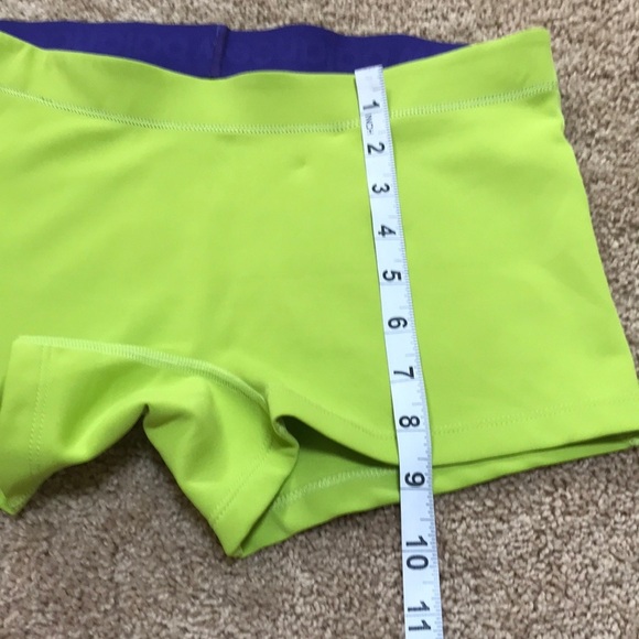 NEW Balance Size S green athletic shorts - Picture 4 of 7
